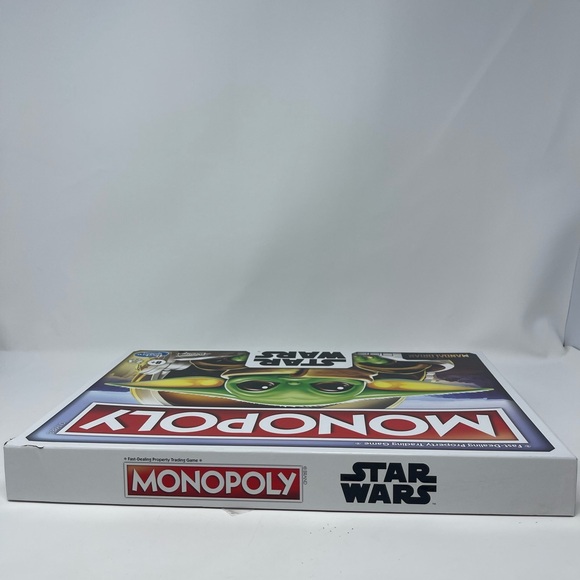 STAR WARS MONOPOLY: The Mandalorian - The Child Edition - Picture 5 of 14